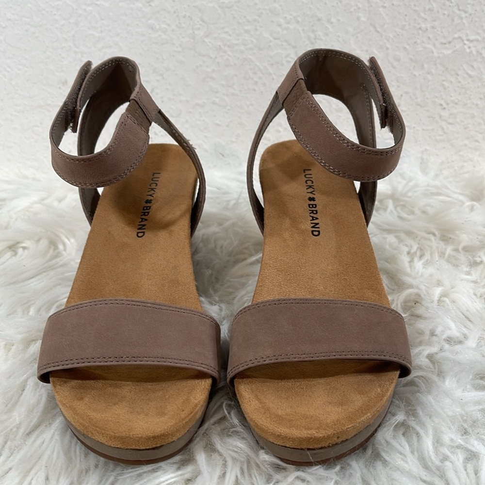 LUCKY BRAND Kanoa Taupe Suede Velcro Size 7 M Strappy 3” Wedge Sandals Tan/Brown - Picture 2 of 12